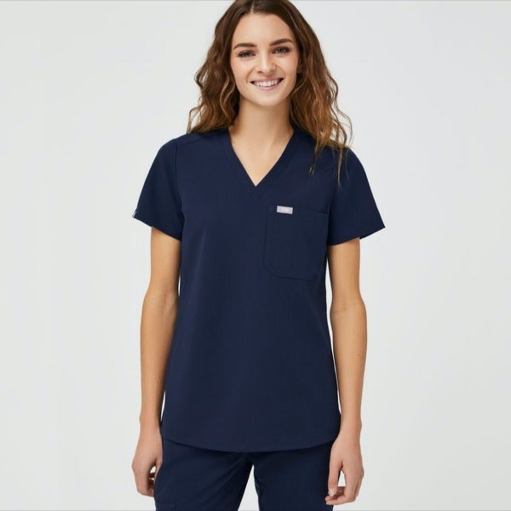 Figs Catarina One-Pocket Scrub Top (Navy) - New w/ Tags